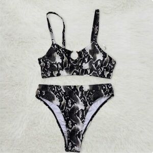 Black and white Snakeskin Print Bikini Set Size Small NWOT
